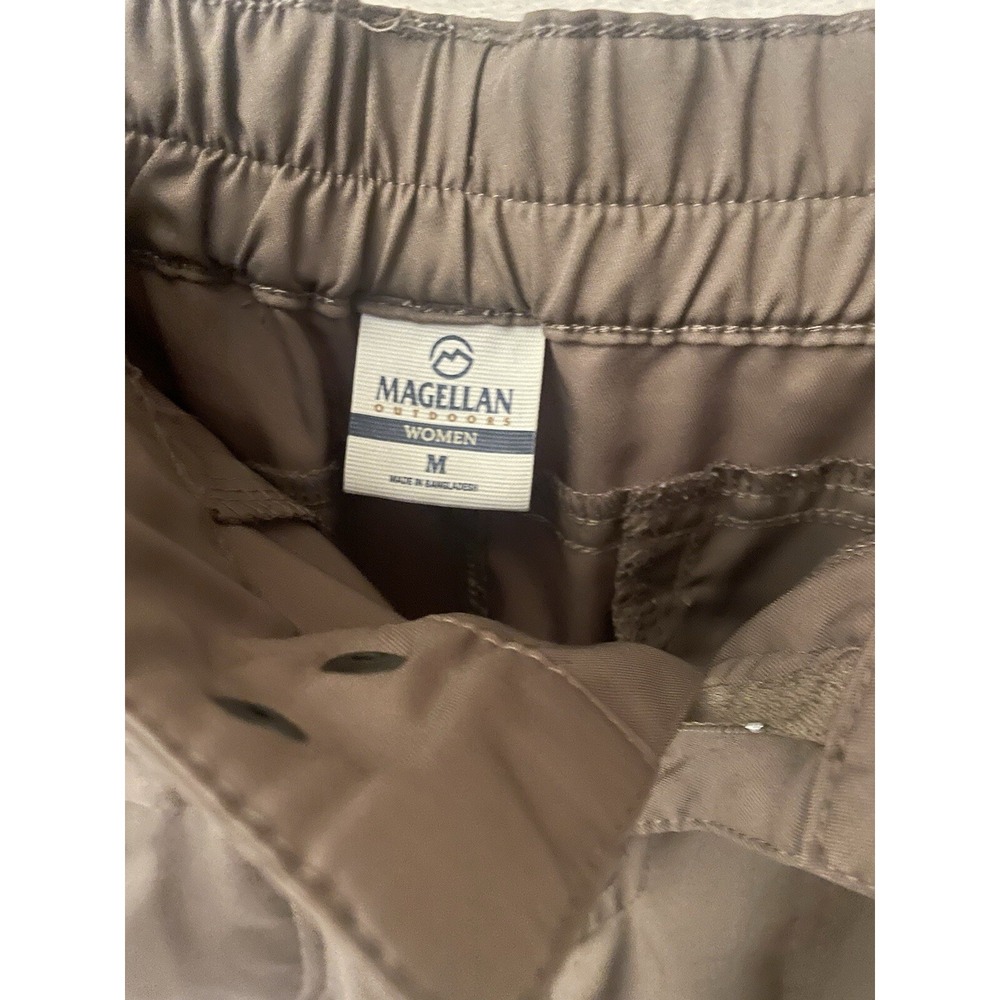 Magellan Outdoors Women's Shorts Brown Medium - Picture 2 of 4